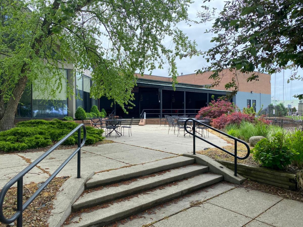 Clarion Hotel Conference Center On Lake Erie Dunkirk Εξωτερικό φωτογραφία