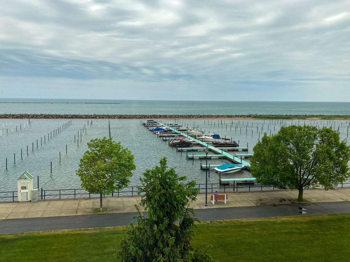 Clarion Hotel Conference Center On Lake Erie Dunkirk Εξωτερικό φωτογραφία
