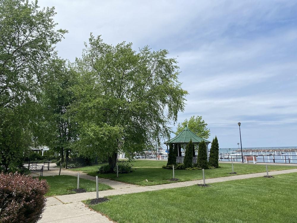 Clarion Hotel Conference Center On Lake Erie Dunkirk Εξωτερικό φωτογραφία
