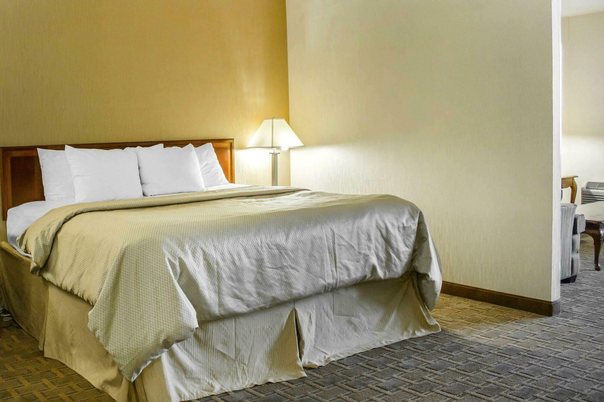 Clarion Hotel Conference Center On Lake Erie Dunkirk Εξωτερικό φωτογραφία