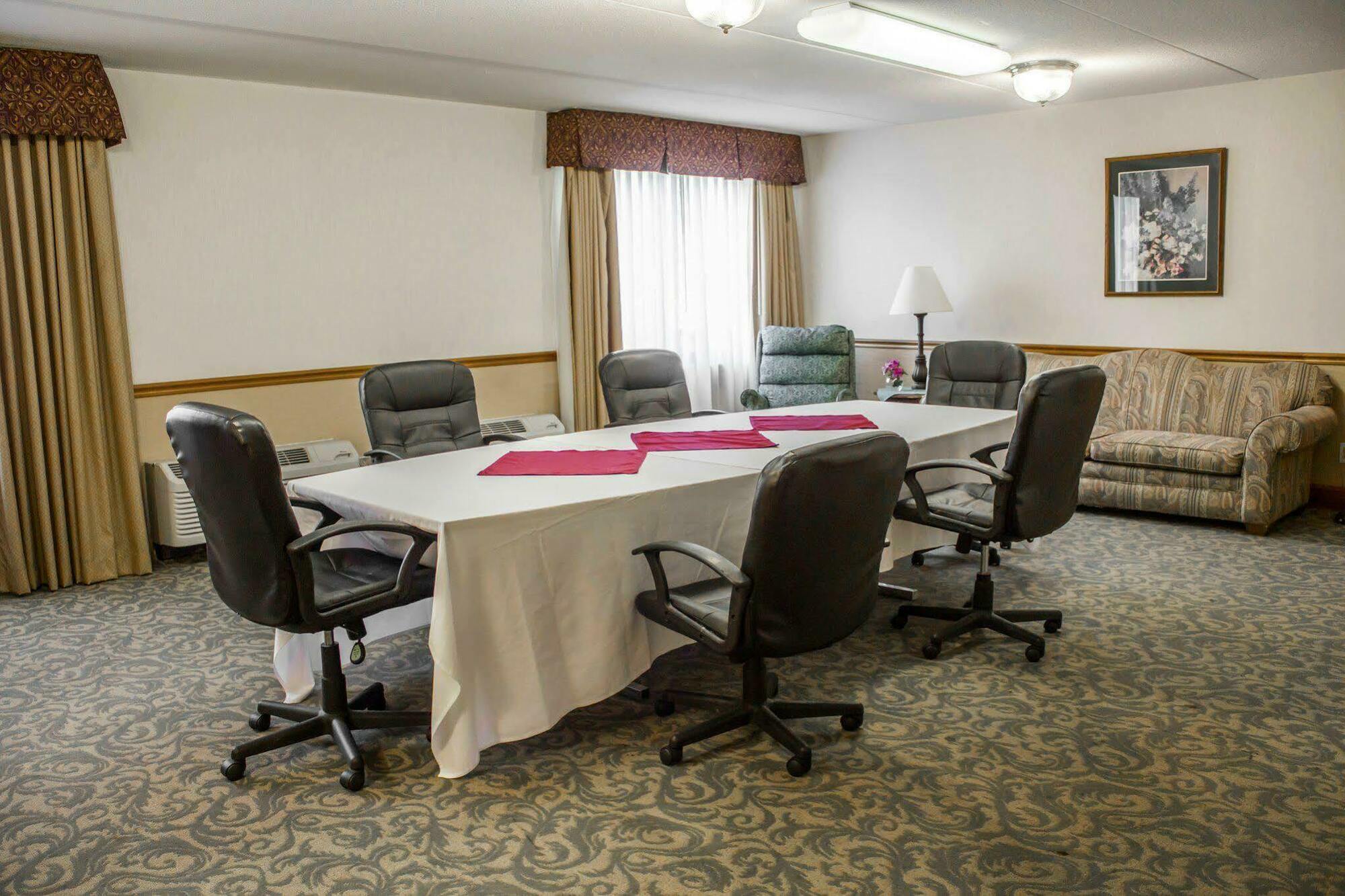 Clarion Hotel Conference Center On Lake Erie Dunkirk Εξωτερικό φωτογραφία